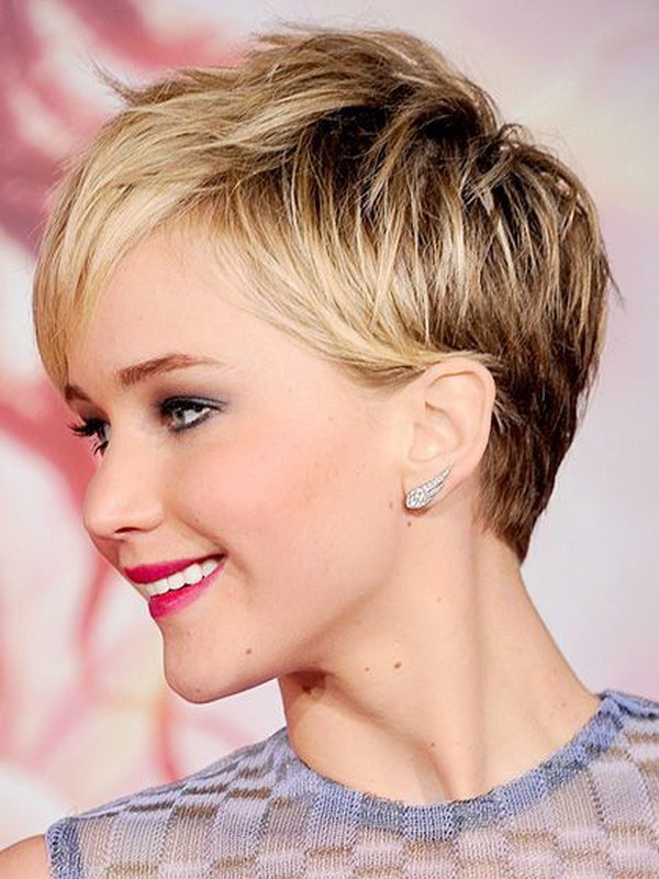 12-short-haircuts-for-round-faces